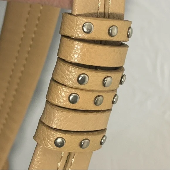 The Sak sequoia Woven Tan and Cream Hobo Bag read description - Picture 5 of 11